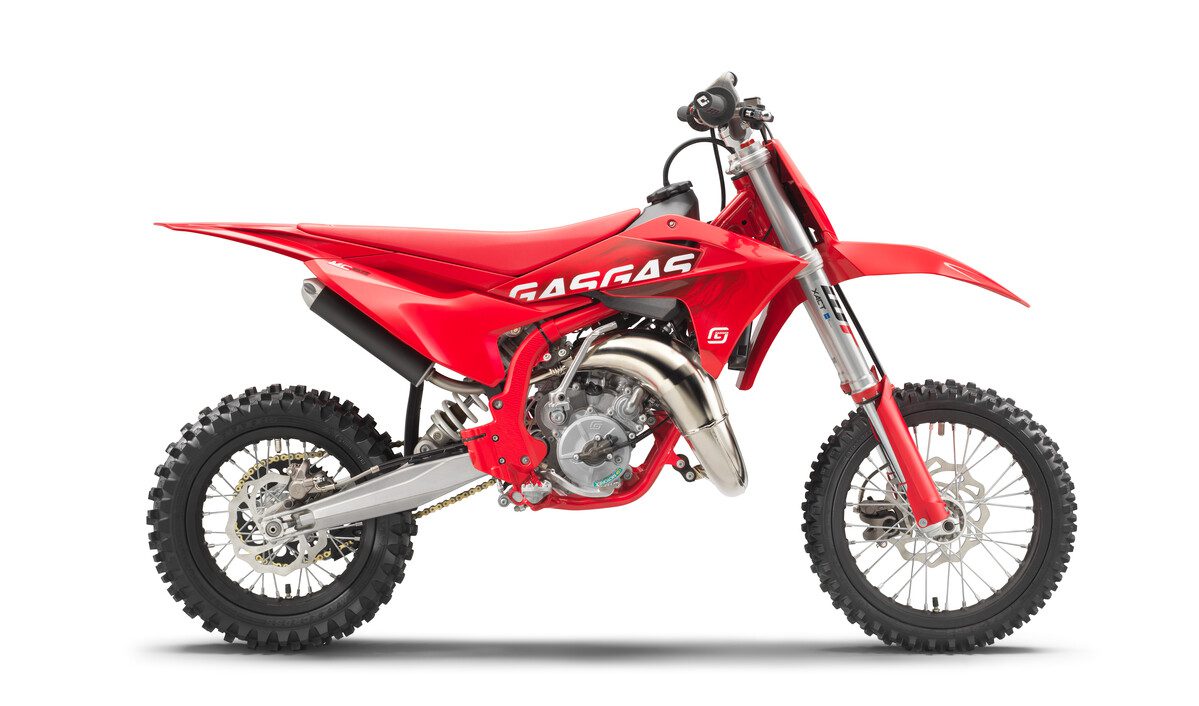 MC 65 אדום לבן